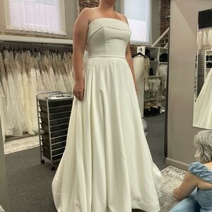Stella York (#7045) Wedding Gown